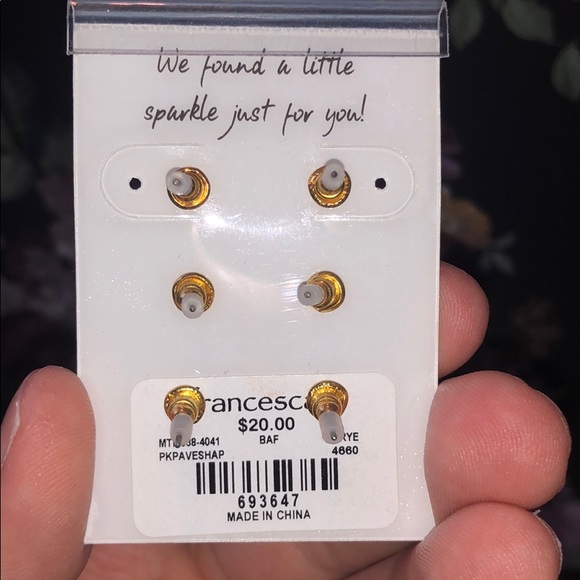 Francesca’s gold set of 3 studs - Picture 2 of 2